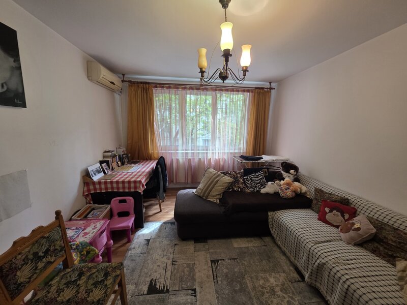 Berceni, pe Al Calinesti, Luica intersectie sos. Giurgiului, bloc 4 etaje,