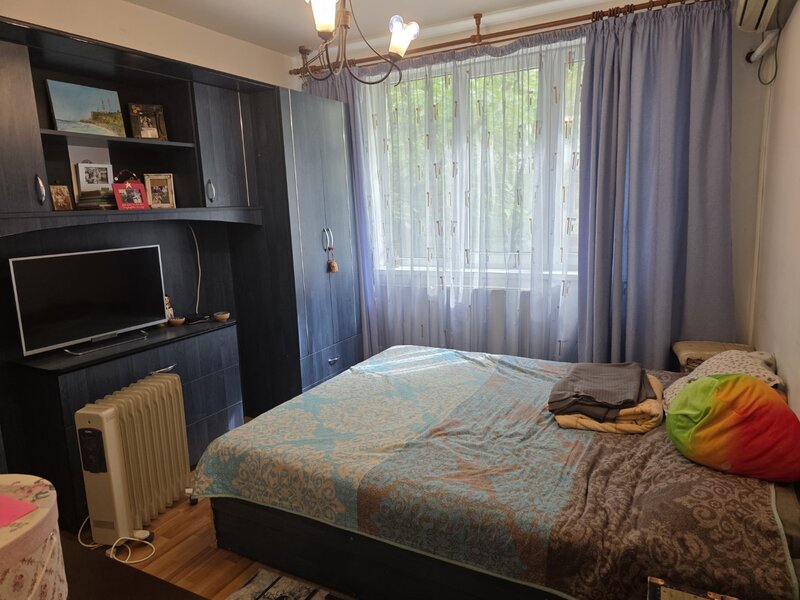 Berceni, pe Al Calinesti, Luica intersectie sos. Giurgiului, bloc 4 etaje,