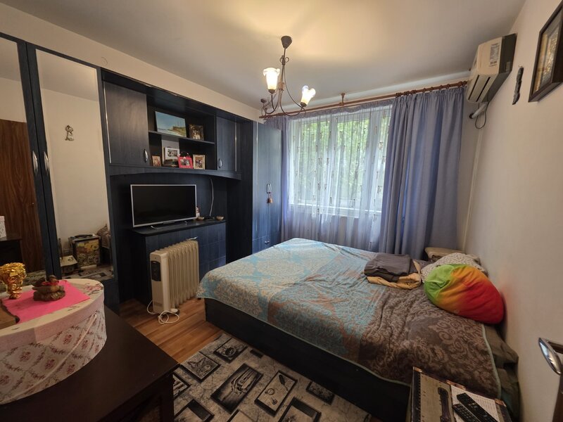 Berceni, pe Al Calinesti, Luica intersectie sos. Giurgiului, bloc 4 etaje,