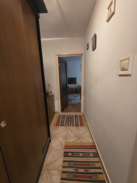 Berceni, pe Al Calinesti, Luica intersectie sos. Giurgiului, bloc 4 etaje,