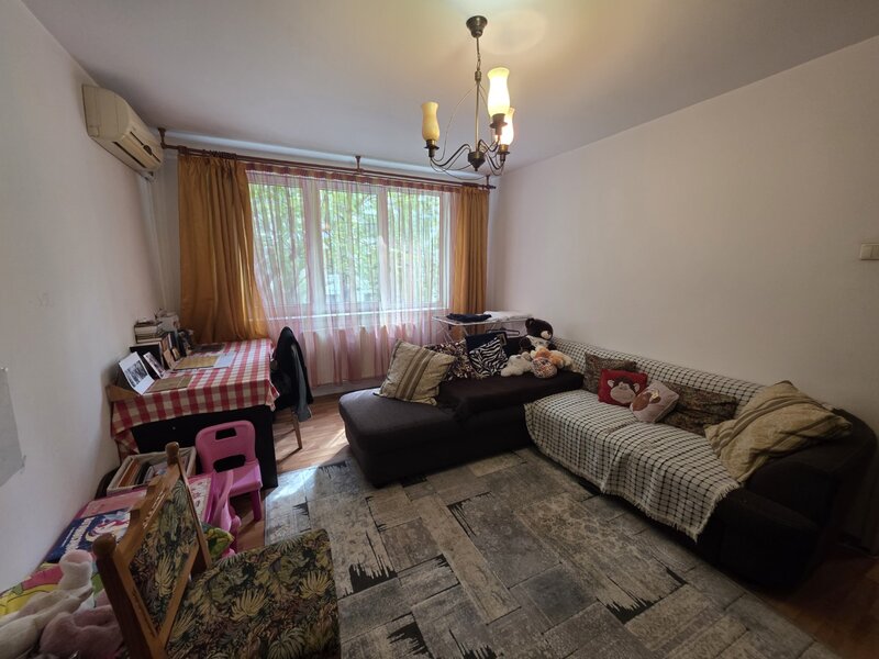 Berceni, pe Al Calinesti, Luica intersectie sos. Giurgiului, bloc 4 etaje,